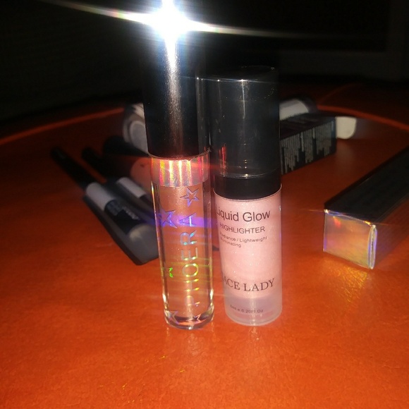 Make up bundle!!! 👄 - Picture 2 of 5